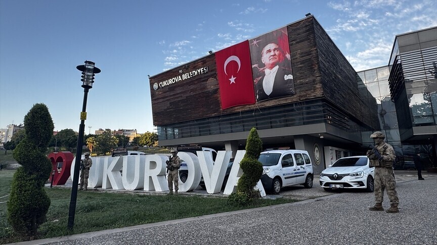 Çukurova Belediye Başkanı Kozay görevinden uzaklaştırıldı