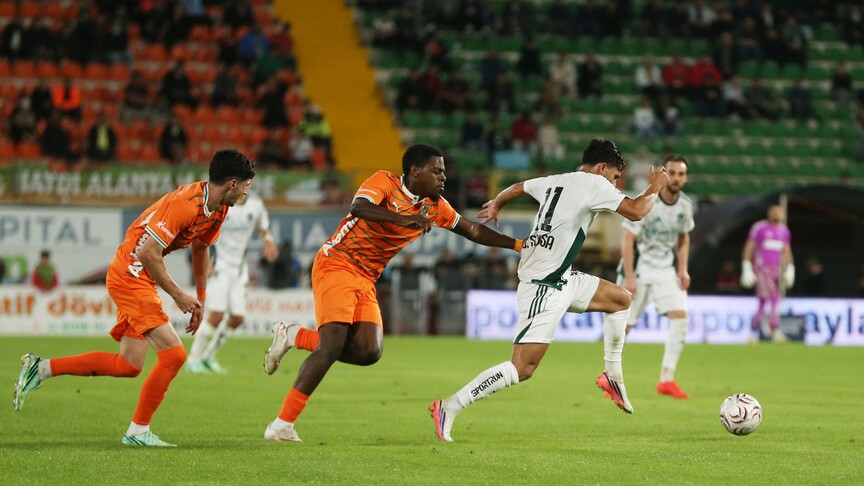Kocaelispor, Alanyaspor’u deplasmanda 2 golle geçti