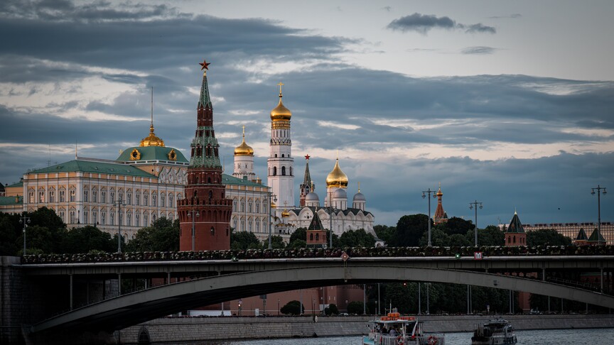Kremlin Ukrayna üzrə üçtərəfli sülh danışıqlarını noyabrın birinci yarısında Abu Dabidə keçirir
