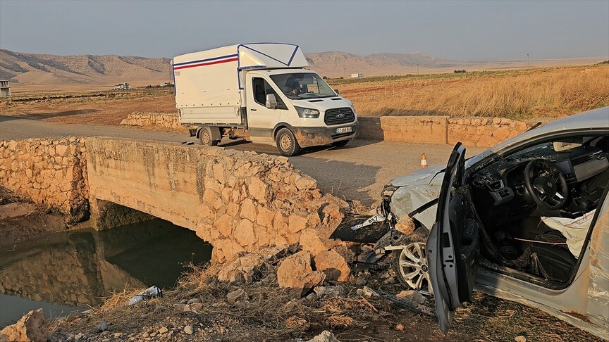 Mardin'de sulama kanalına devrilen otomobildeki 4'ü çocuk 6 kişi öldü haber görseli