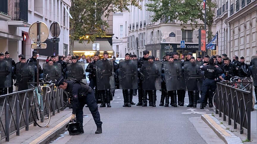 Paris polisi etirazlar öncəsi mümkün qarşıdurmadan xəbərdarlıq edir