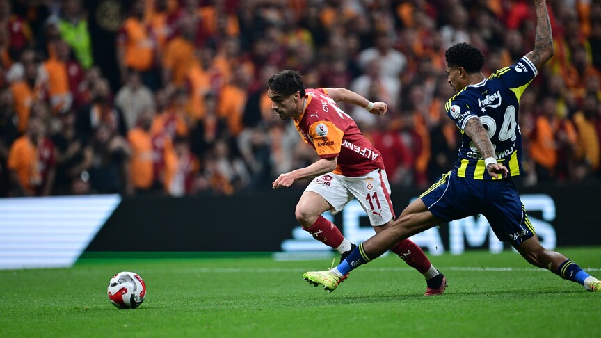 Galatasaray-Fenerbahçe derbisi 26 Ekim Pazartesi günü oynanacak. İşte maç saati, hakem, eksik futbolcular ve Fenerbahçe'nin muhtemel 11'i.