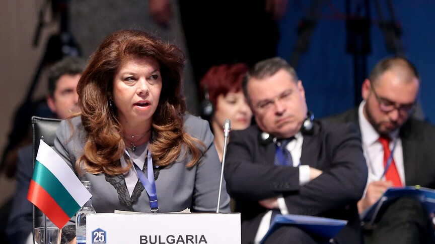 Iliana Yotova Bolqarıstan prezident seçkisində üstünlük əldə edir
