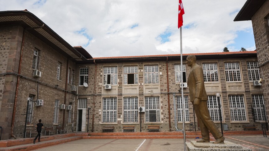 İzmir Kız Lisesi 111 yıllık tarihini yaşatıyor