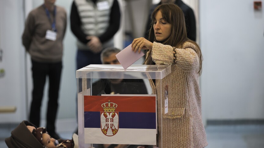 Serbia closes early election boxes amid violence and breaches