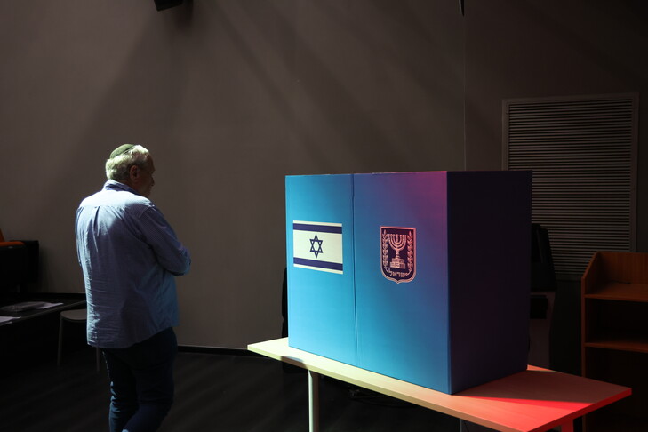 Aleanca arabe akuzon Netanyahun se përdori një imazh të rremë për të ekzagjeruar pjesëmarrjen e votuesve