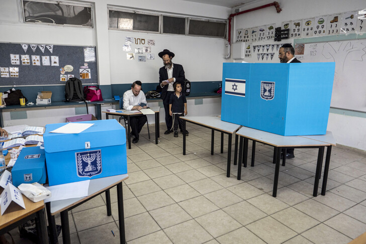 Pas 11 orësh votimi  pjesëmarrja në zgjedhjet në Izrael arrin nivelin rekord prej 66 7 për qind