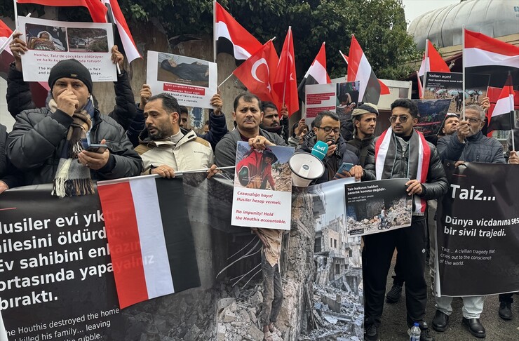 وقفة احتجاجية في إسطنبول تنديدا بحصار الحوثيين لمدينة تعز اليمنية