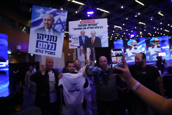 Blloku i Netanyahut pritet të fitojë 53 mandate  ndërsa ai i Eisenkotit 48 në zgjedhjet në Izrael