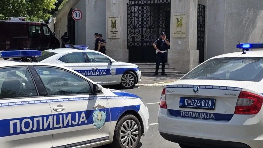 Sulmuesi u vra me armë zjarri pasi goditi me thikë policin që ruante Ambasadën e Izraelit në Serbi
