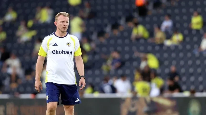 Dirk Kuyt merr drejtimin e Fenerbahçes deri në emërimin e trajnerit të ri