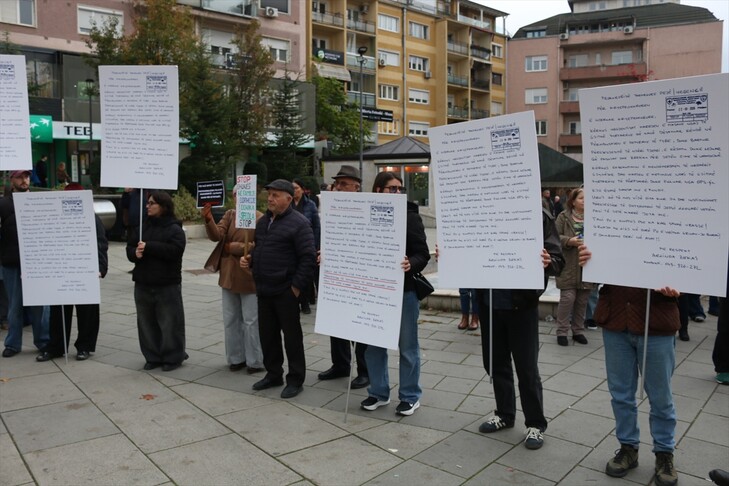 Prishtinë  qytetarët protestojnë nën moton  Vrasja e grave të trajtohet si urgjencë kombëtare 