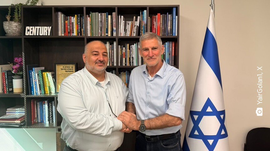 Israeli Democrats leader meets Arab party leader in bid to form ‘change government’ - Anadolu Ajansı