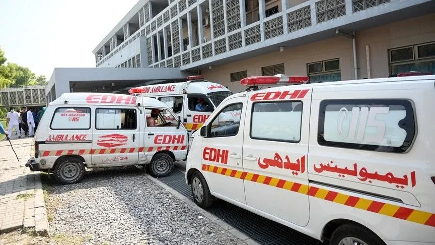 Nëntë të vdekur pasi një autoambulancë merr flakë në jug të Pakistanit