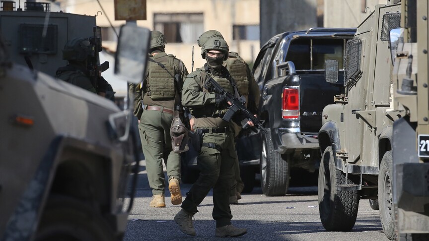 Israel continues raids in occupied West Bank, arrests 13 Palestinians