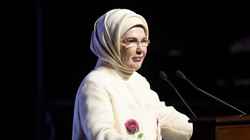 أمينة أردوغان تهنئ الشعب التركي بالذكرى 103 لتأسيس الجمهورية