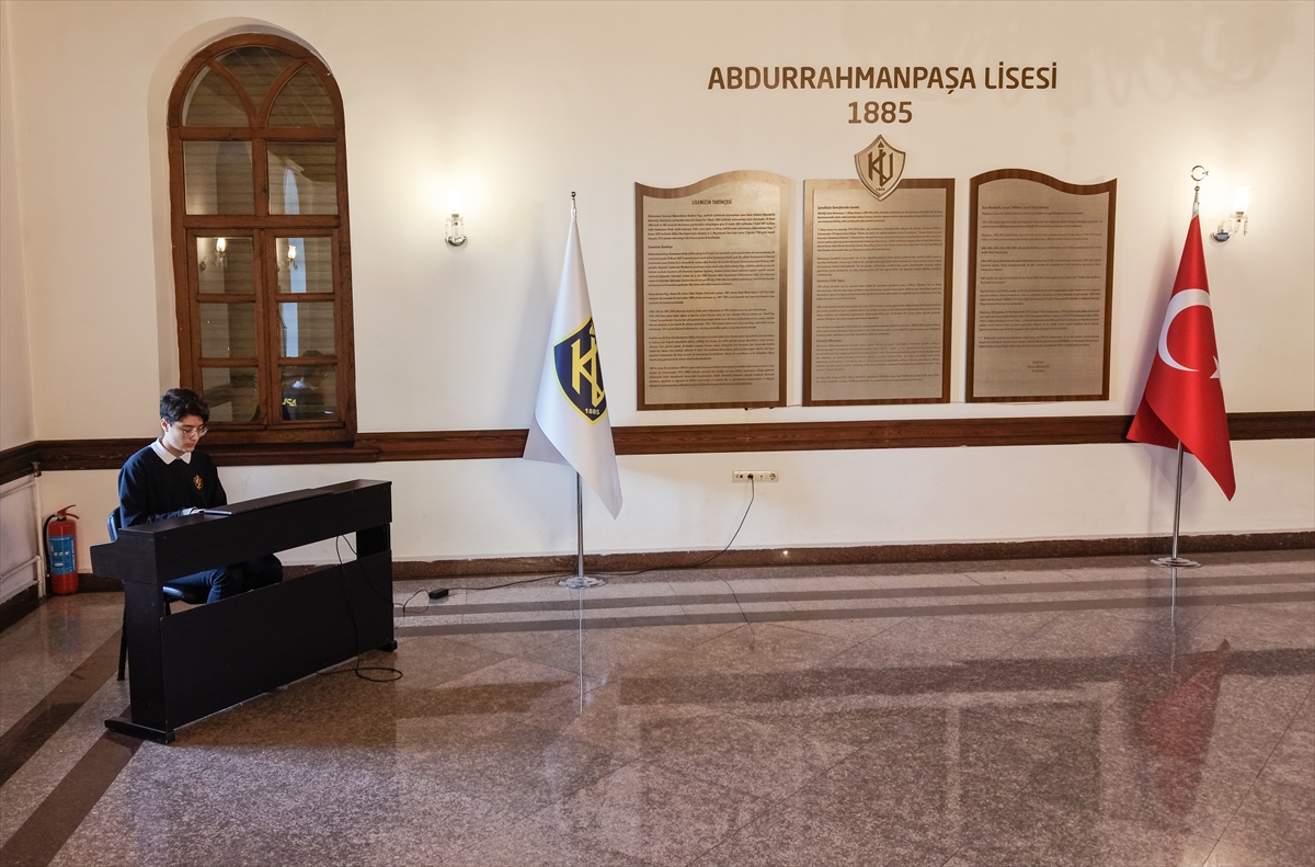 Anadolu'nun ilk devlet lisesi 141 yıldır öğrencileri geleceğe hazırlıyor 4 Anadolu'nun ilk devlet lisesi 141 yıldır öğrencileri geleceğe hazırlıyor