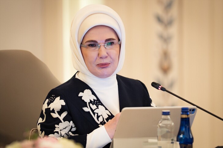 Zonja e parë e Turqisë thekson rolin me ndikim të grave në trashëgiminë sociale të botës turke
