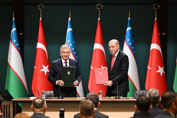 Turqia dhe Uzbekistani nënshkruajnë marrëveshje të reja për të rritur vëllimin tregtar në 5 miliardë dollarë