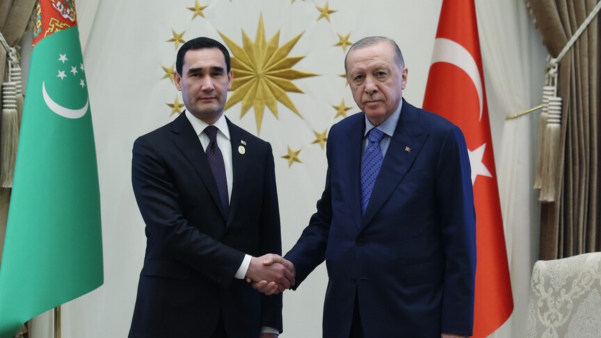 أردوغان يبحث مع نظيره التركمانستاني العلاقات الثنائية وقضايا إقليمية