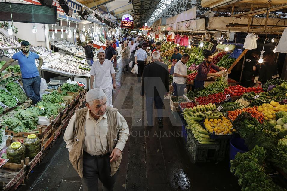Ramazan çarşı-pazara bereket getirdi