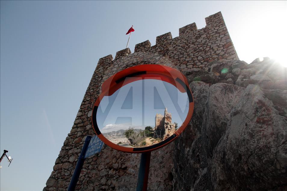 قلعة ألانيا التركية تتجمّل لزوارها
