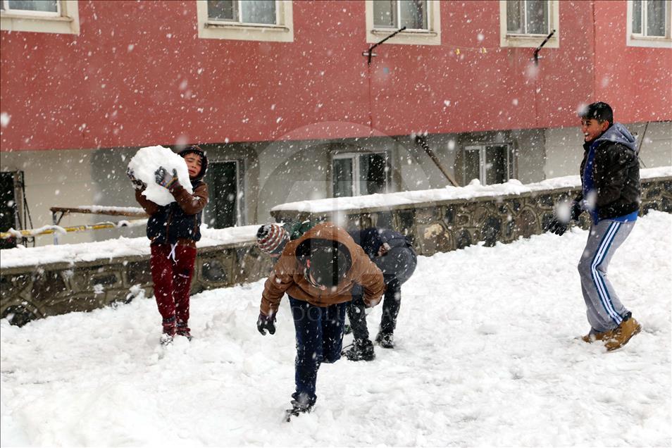 Erzurum'da kar yağışı
