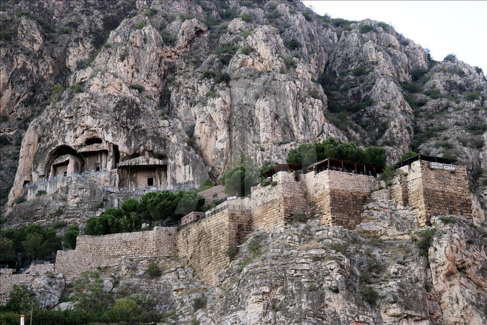Makam para raja Pontus di Amasya, Turki