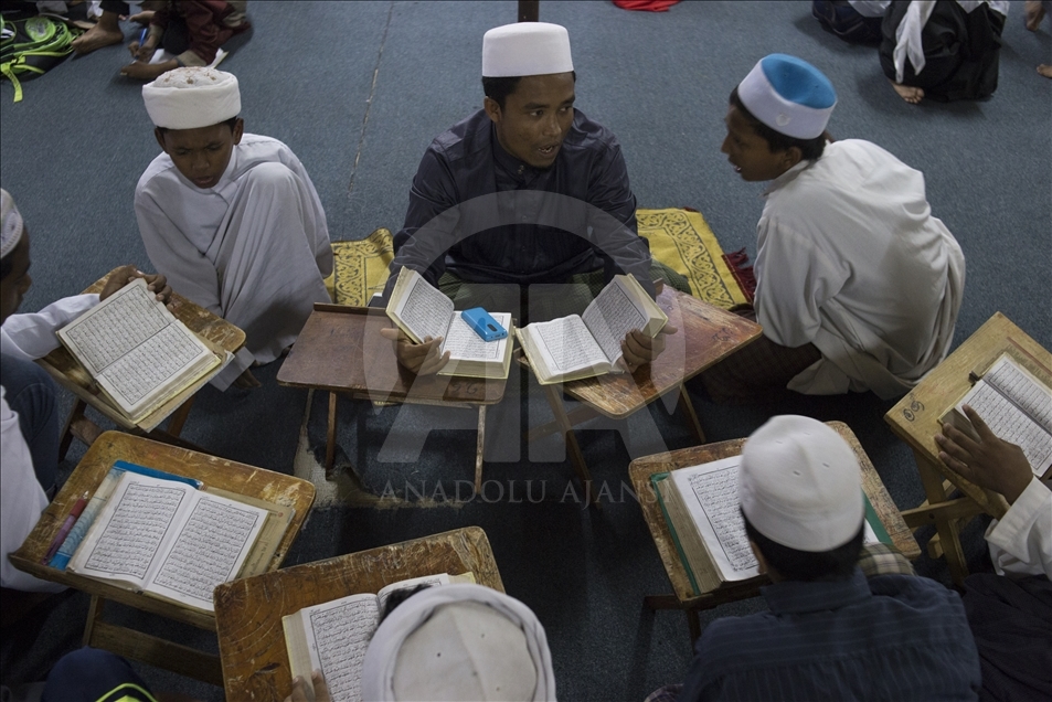 Беженцы из Мьянмы сталкиваются с проблемами в Малайзии 