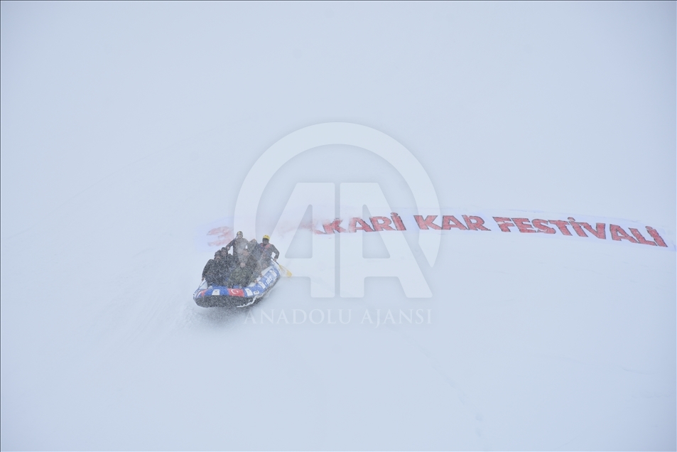 Hakkari'de 2 bin 800 rakımda kar festivali
