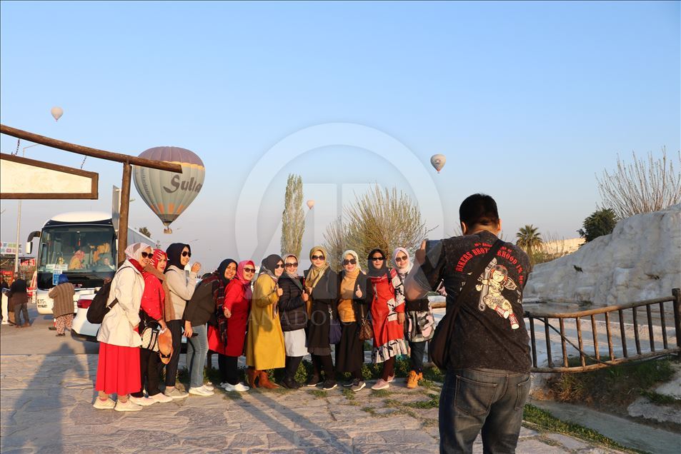Pamukkale'de balon turları tam "gaz"