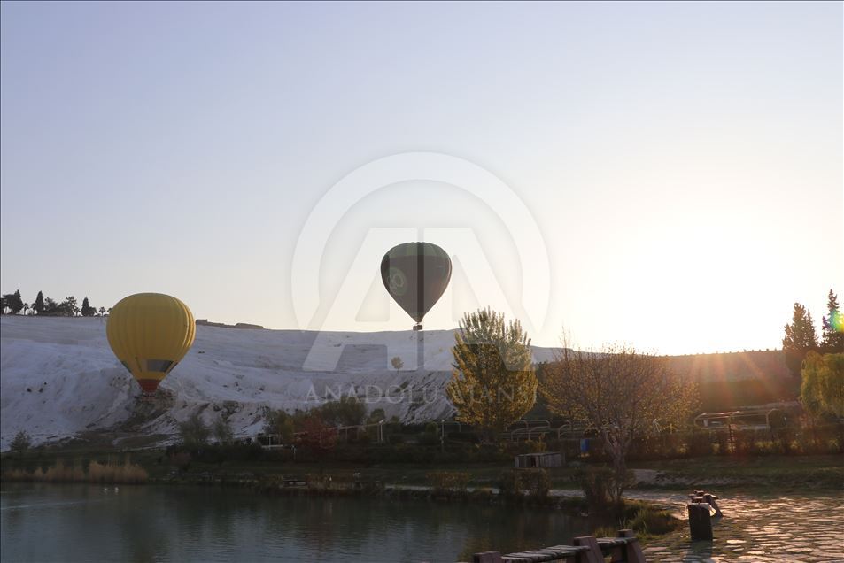 Pamukkale'de balon turları tam "gaz"