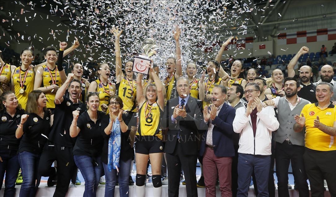 Kadınlar voleybolda şampiyon VakıfBank 