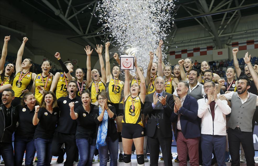 Kadınlar voleybolda şampiyon VakıfBank 