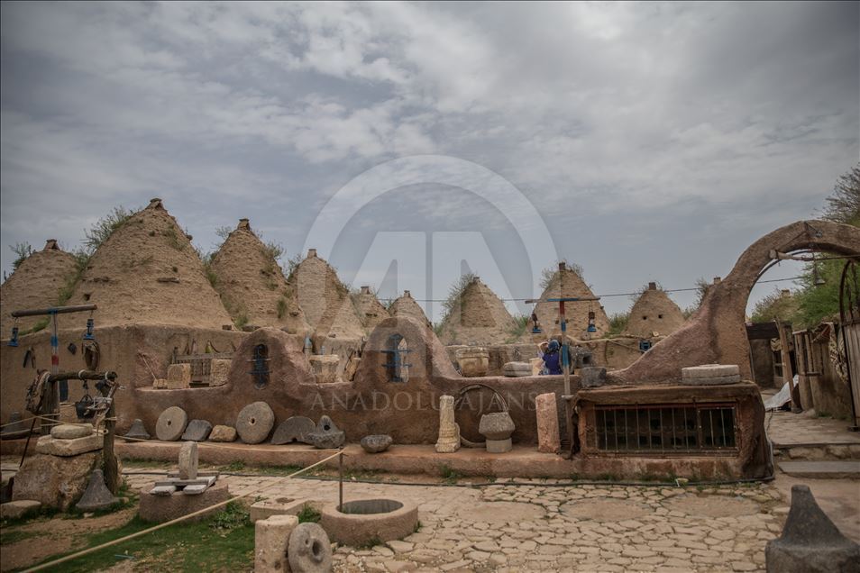 Konik kubbeli Harran evleri ilgi çekiyor