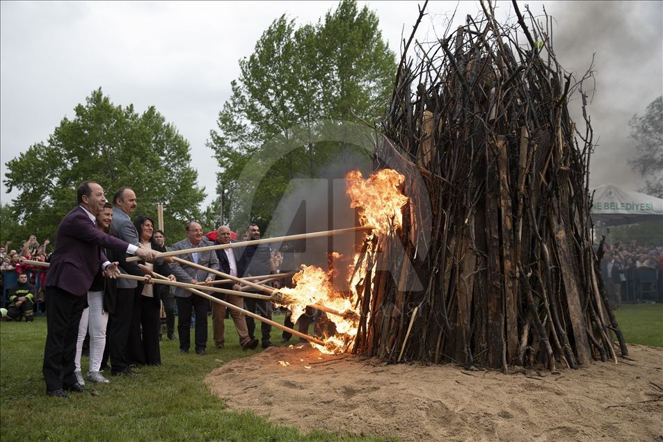 Edirne'de "Kakava ateşi" yandı