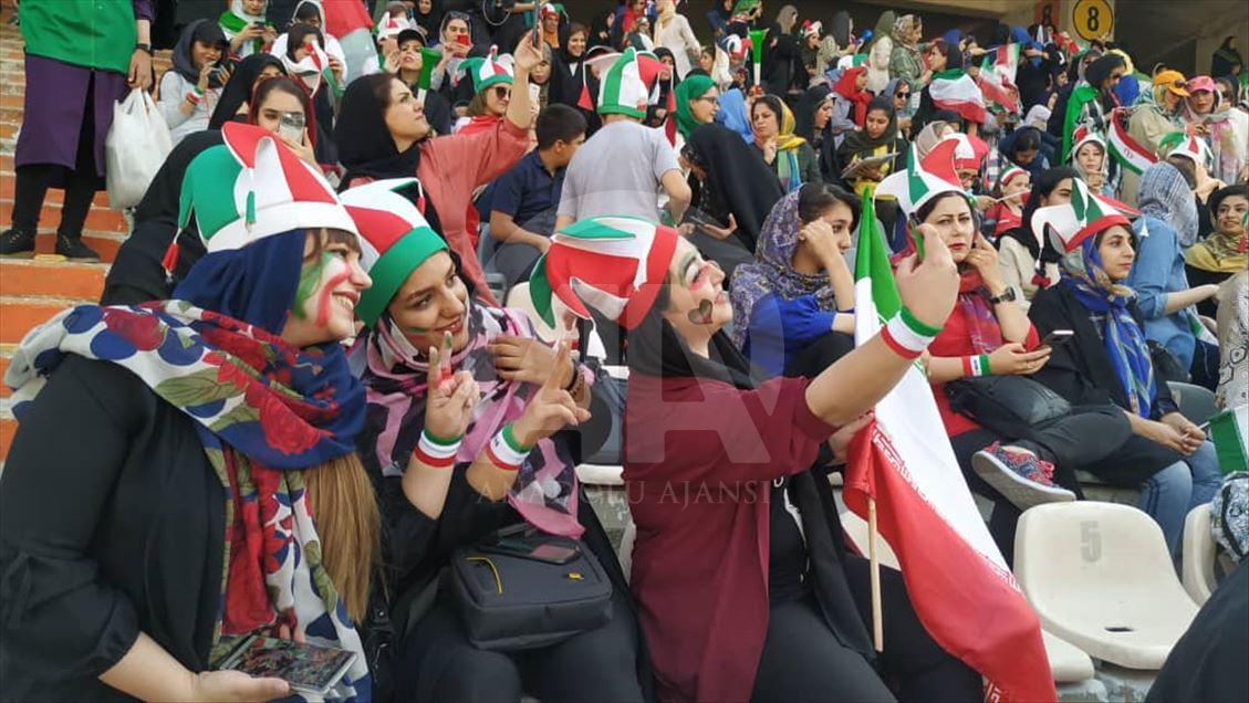 نخستین حضور زنان ایران پس از 40 سال در ورزشگاه آزادی تهران
