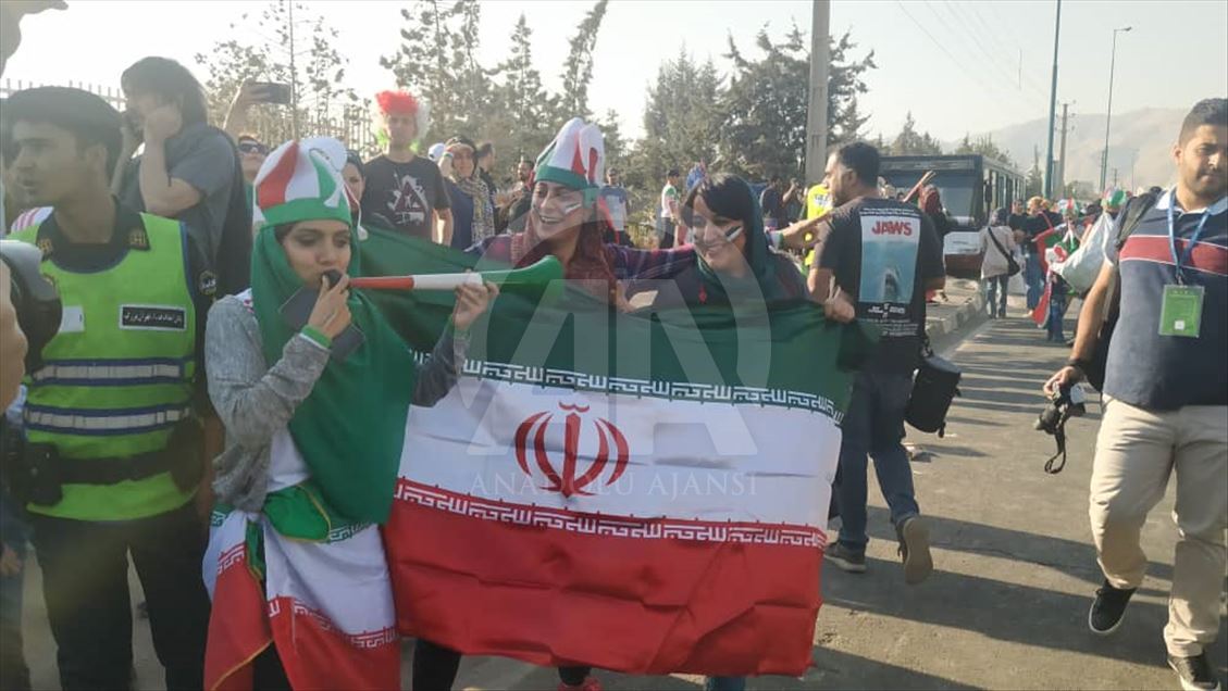 نخستین حضور زنان ایران پس از 40 سال در ورزشگاه آزادی تهران
