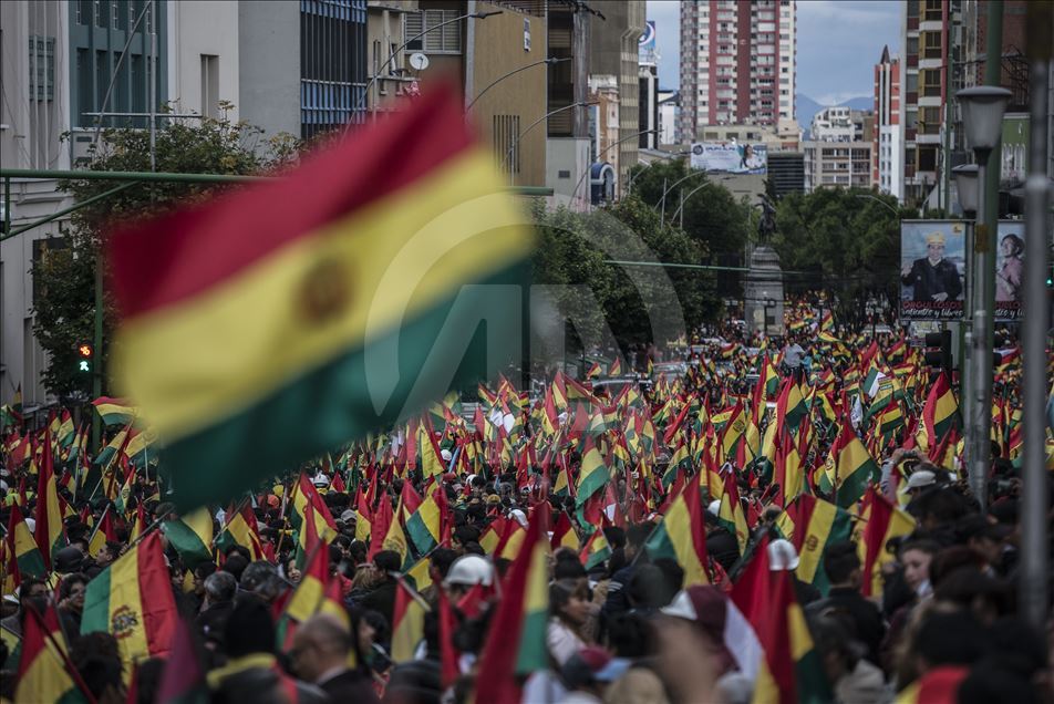 Bolivya Devlet Başkanı Evo Morales istifa etti