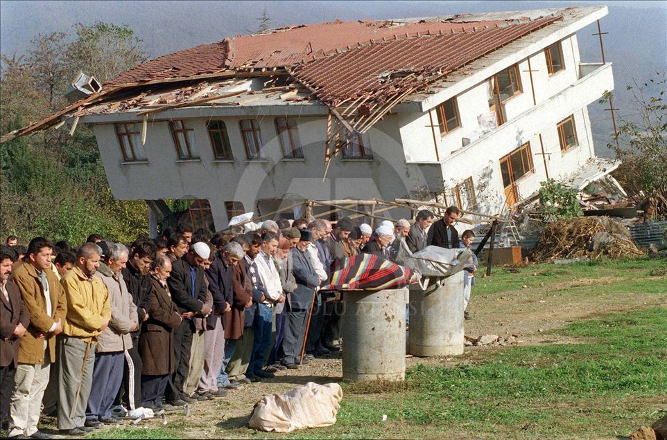 Düzce'de 20 yıl önceki depremin izleri silindi
