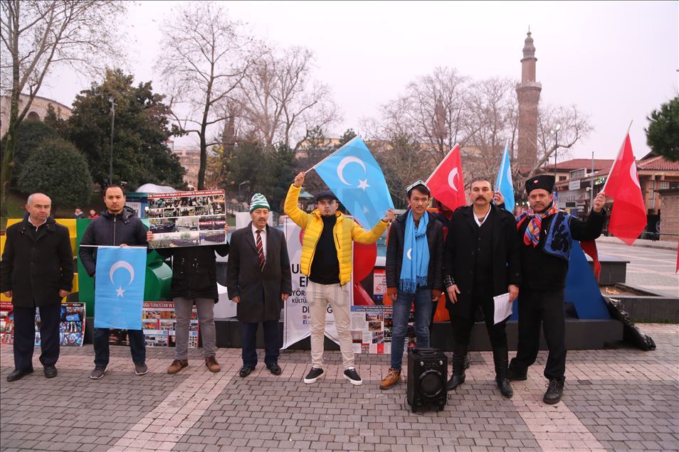 راه‌پیمایی در اعتراض به سیاست‌های چین علیه اویغورها در شهر بورسای ترکیه