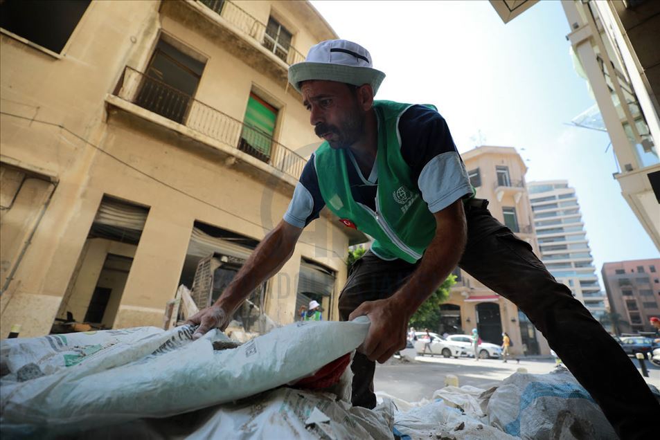 ترکیه بین 3700 خانواده در بیروت کمک‌های اولیه توزیع کرد
