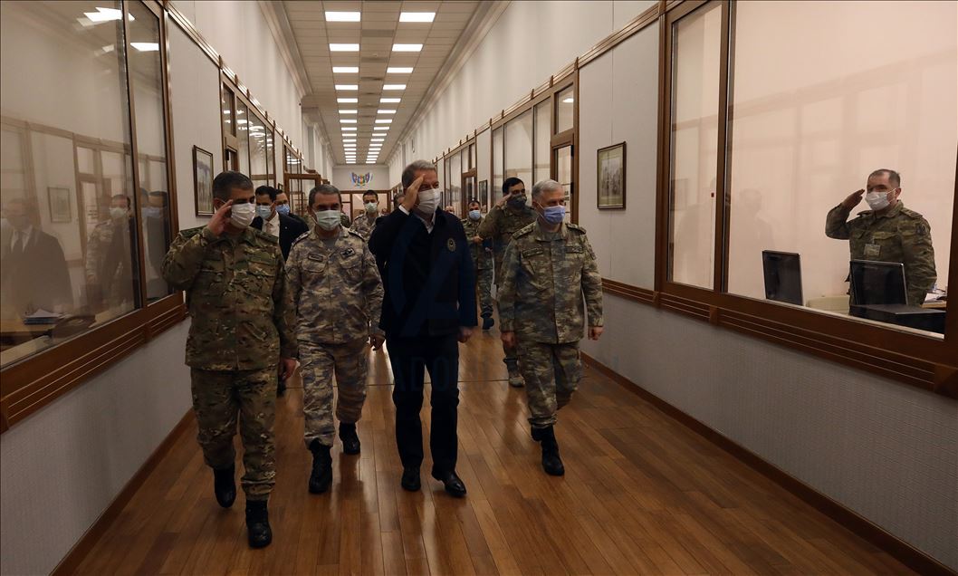 Глава Минобороны Турции: Армия Азербайджана явила миру свою мощь
