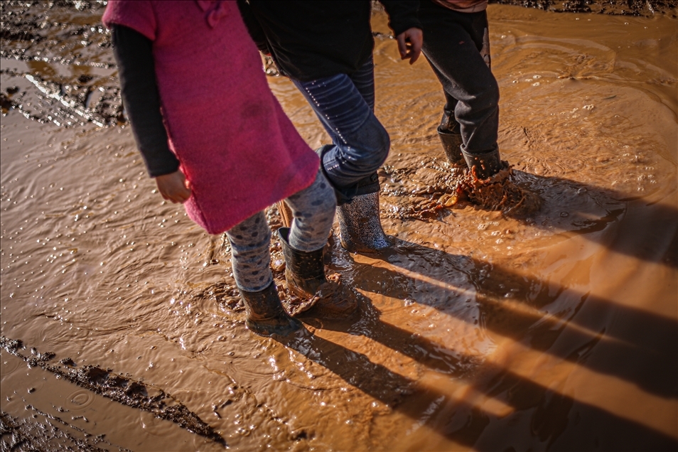 وضعیت دشوار آوارگان سوری در اردوگاه‌های چادری ادلب