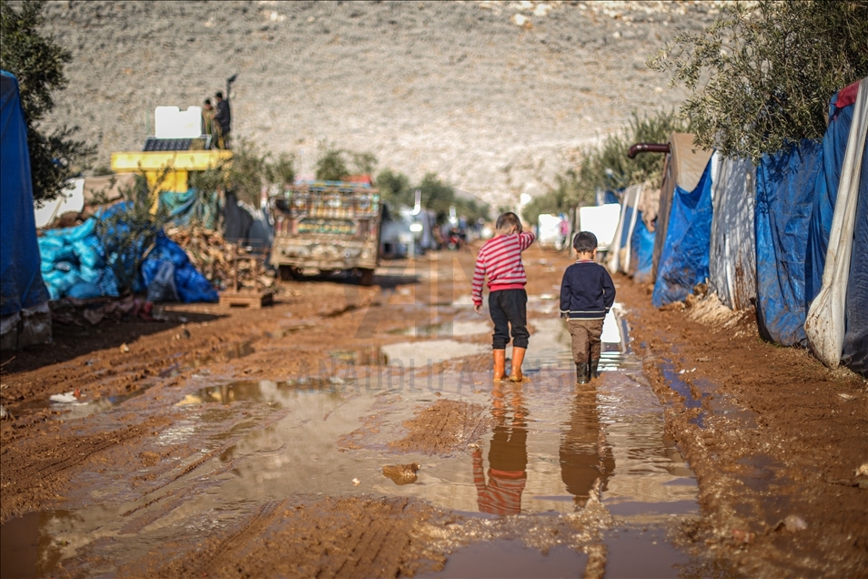 وضعیت دشوار آوارگان سوری در اردوگاه‌های چادری ادلب