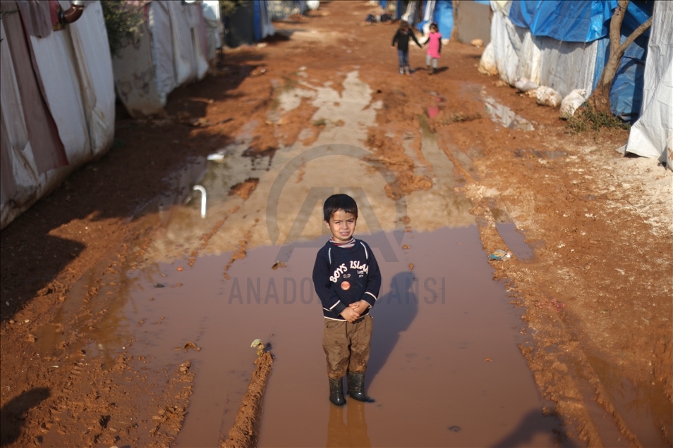 وضعیت دشوار آوارگان سوری در اردوگاه‌های چادری ادلب