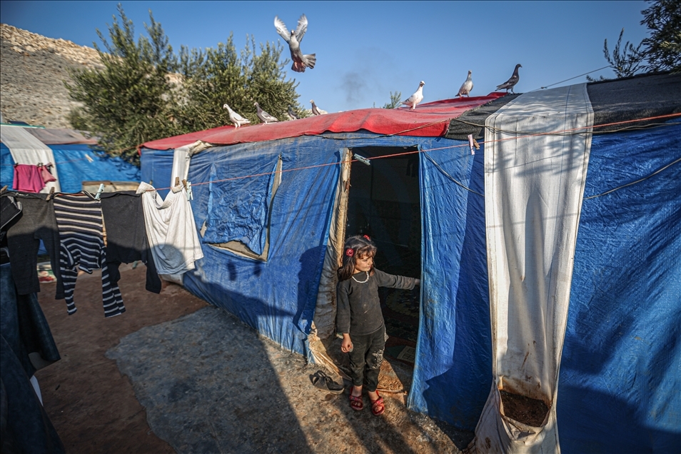 Жители Идлиба надеются на помощь на фоне зимних холодов