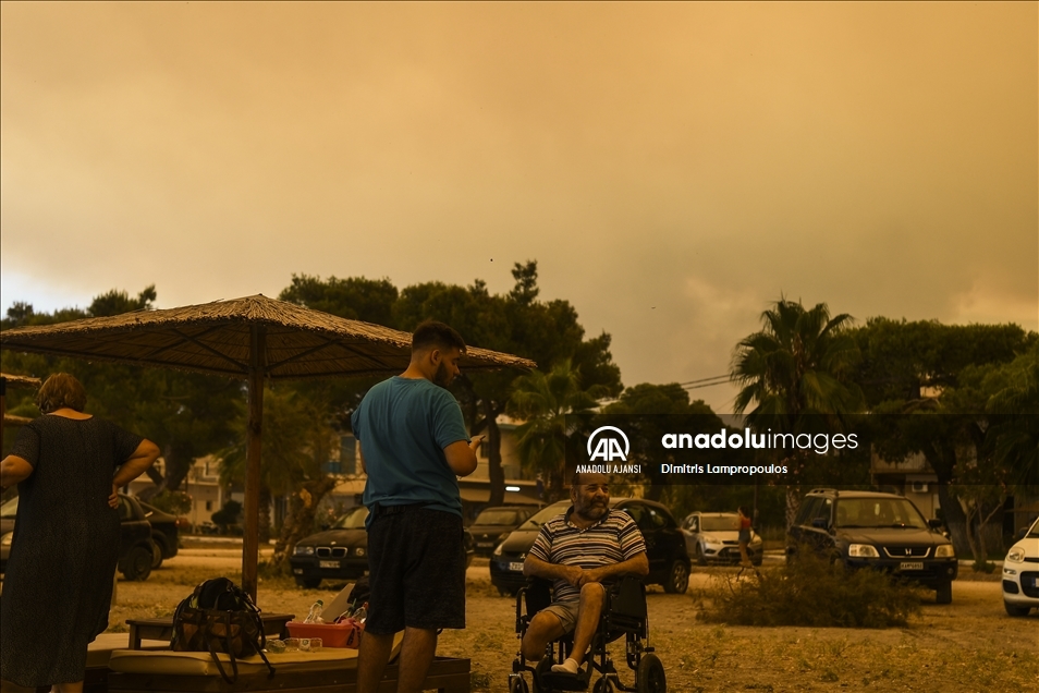 Yunanistan’da orman yangınlarıyla mücadele sürüyor