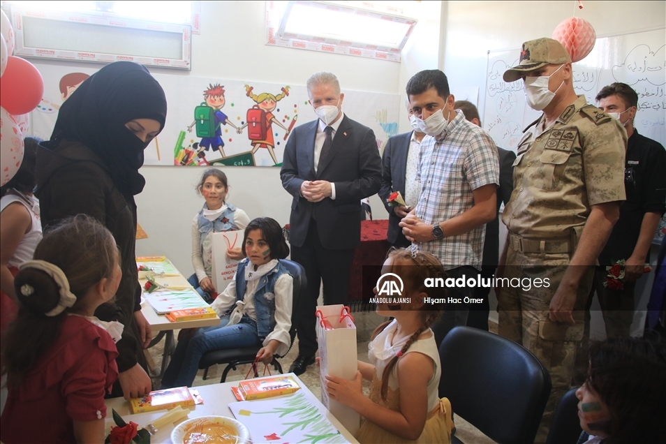 Suriye'nin Bab ilçesinde gençlik merkezi açıldı