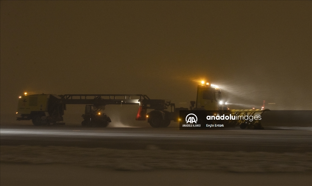Başkentte kar yağışı sabaha kadar etkili oldu